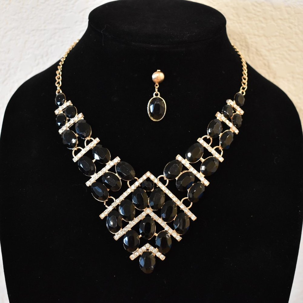 Black and gold Necklace with rhinestone accent